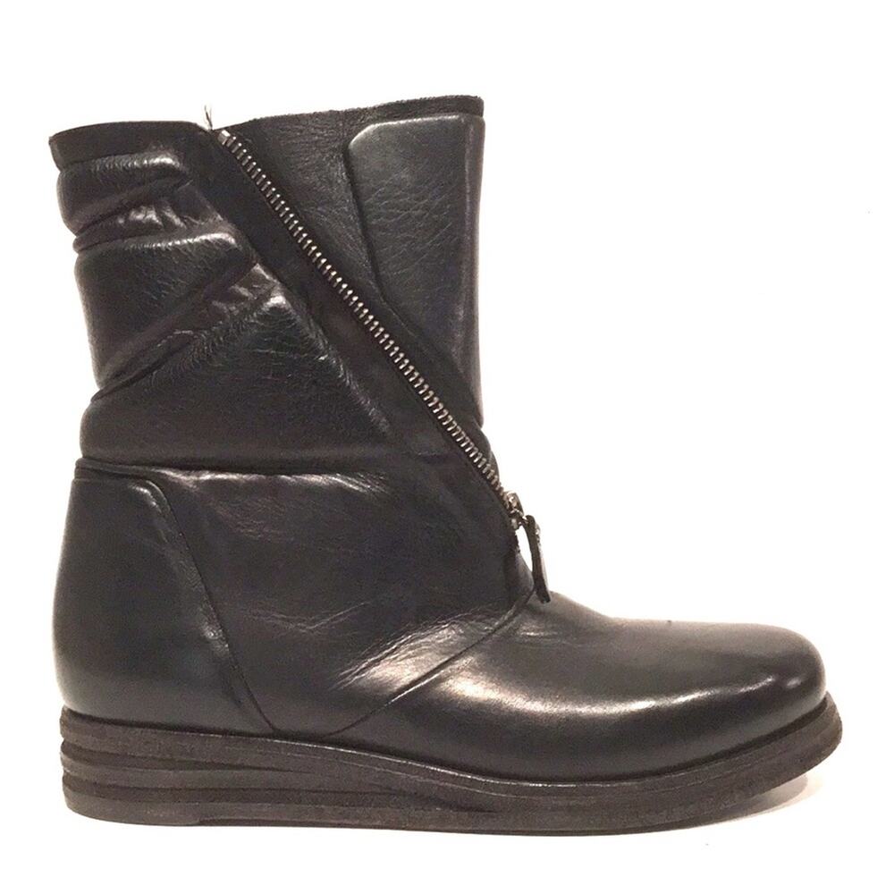 Boho ankle boots Italian leather 37EU to die for